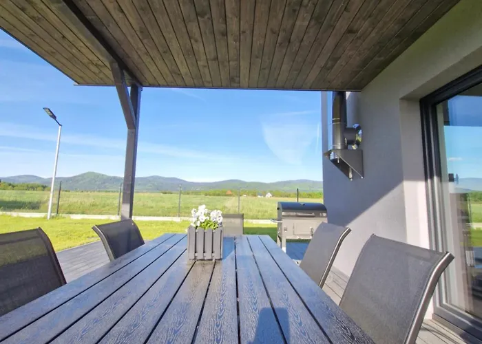 Osada Z Widokiem Na Snieznik