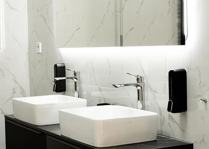 Osada Z Widokiem Na Snieznik *